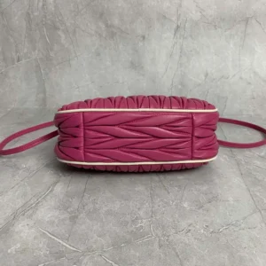 Fendi Women Wander Matelassé Nappa Leather Bag-Pink/WhiteFendi Women Wander Matelassé Nappa Leather Bag-Pink/White