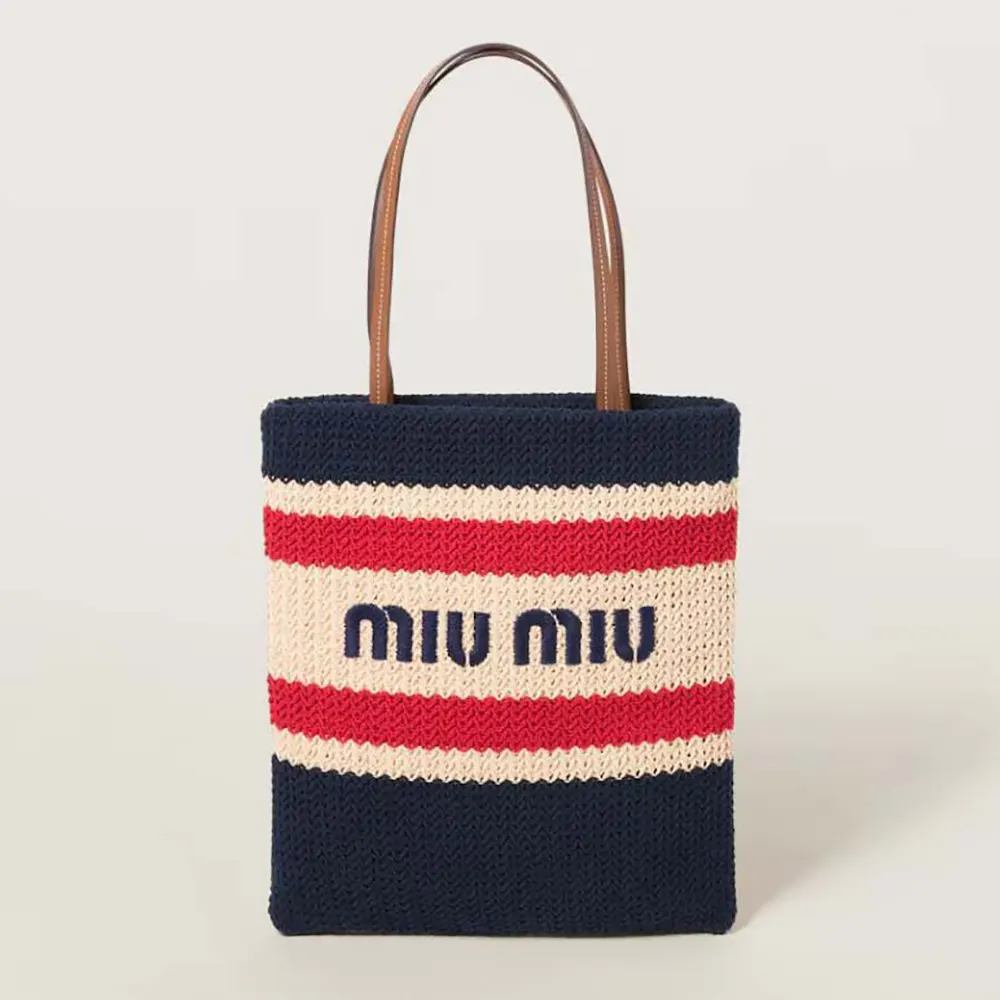  How to Choose a Work Bag: Practical + Stylish Is the Key