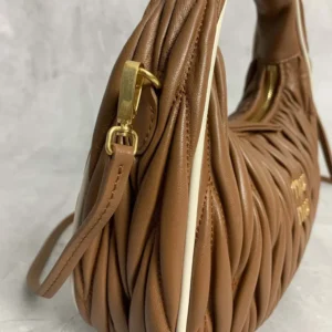 Miu Miu Women Wander matelassé nappa leather bag-Brown/White