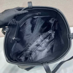 Prada Unisex Leather Tote-Black 2VG1302BBE
