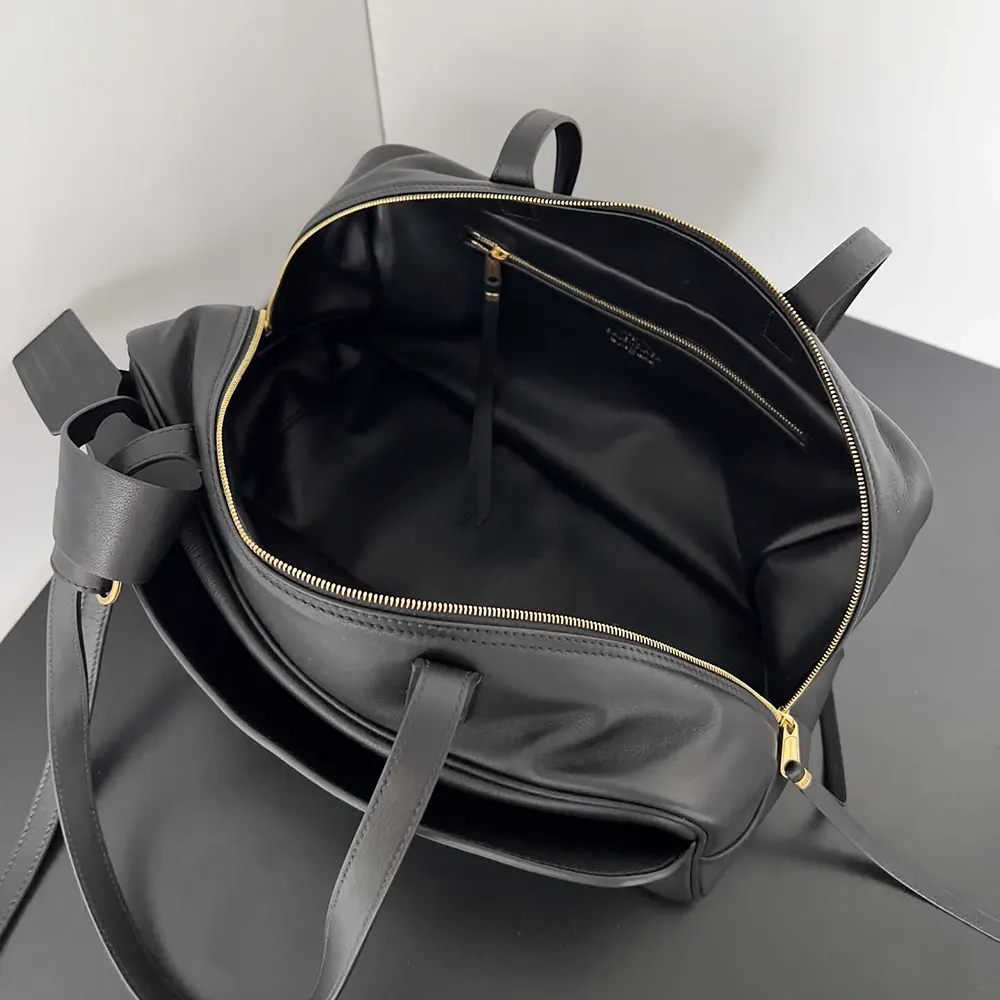 Prada Women Carrie Bowling Bag Medium in Black Calfskin 5 Chloe Women Large Horse Medal basket bag in Natural Fibers-