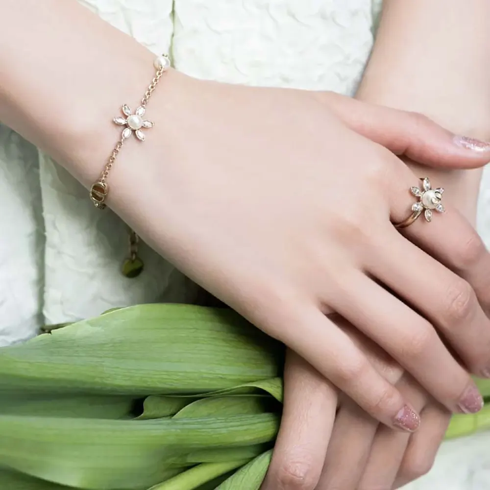 Dior Women Bloom in Dior Bracelet Gold-Finish Metal with White Resin Pearls and Silver-Tone Crystals 10 Dior Women Bloom in Dior Bracelet Gold-Finish Metal with White Resin Pearls and Silver-Tone Crystals