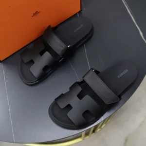 Hermes Unisex Chypre Sandal-Black H222100Zv02340