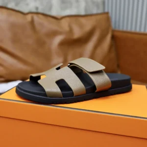 Hermes Unisex Chypre Sandal-Dark Brown H222857ZHX3415