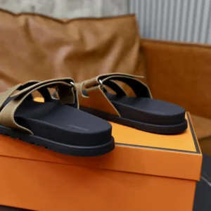 Hermes Unisex Chypre Sandal-Dark Brown H222857ZHX3415