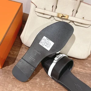 Hermes Unisex Giulia sandal-Black/White H251028Z