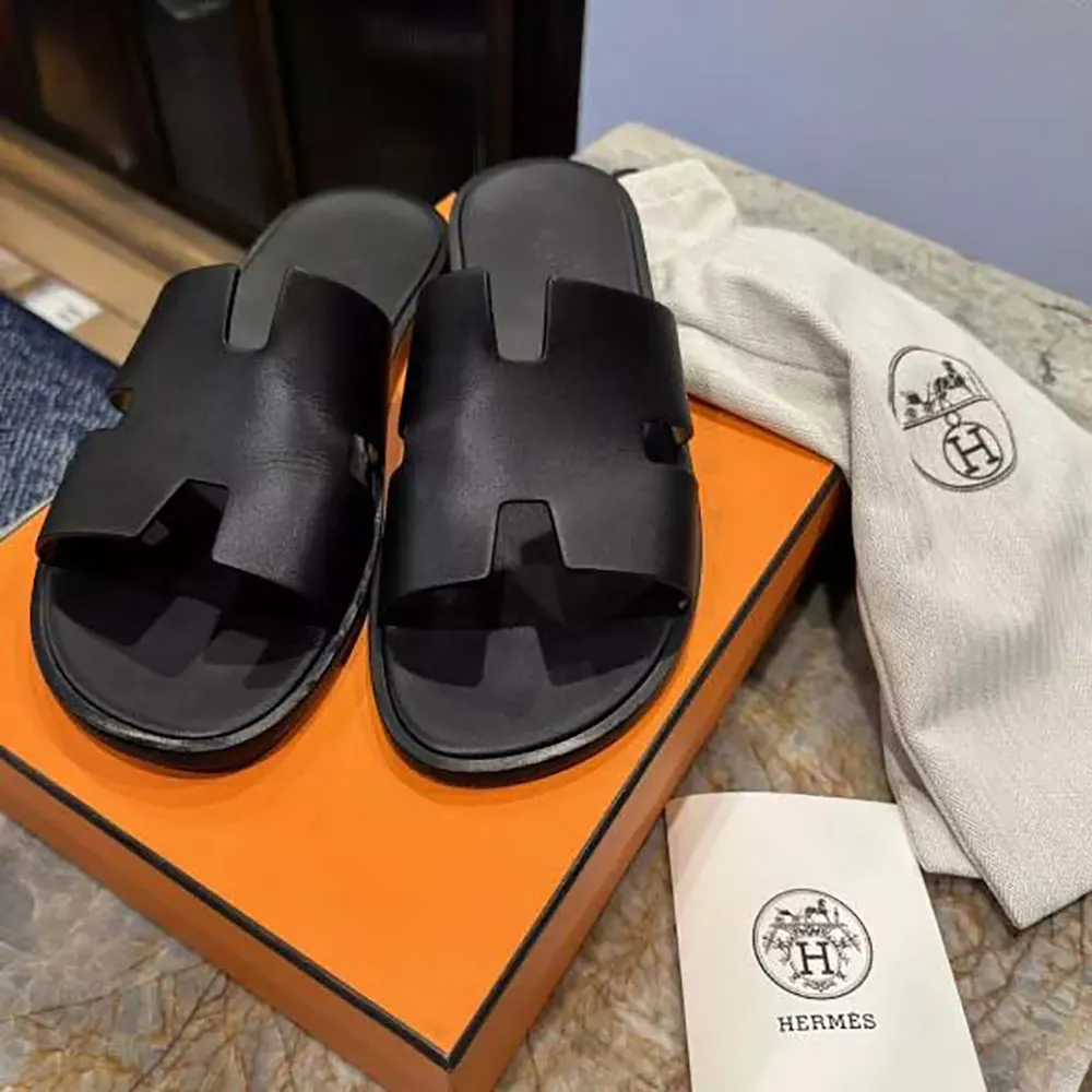 Hermes Unisex Izmir Sandal-Black H041141ZH01390 2 https://brands-hub.ru/product/hermes-unisex-izmir-sandal-brown-h041141zh03390/