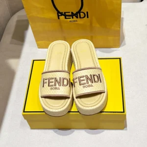 Fendi Women Fendi Sunshine Beige Raffia Flatform Slides 8R8515AU