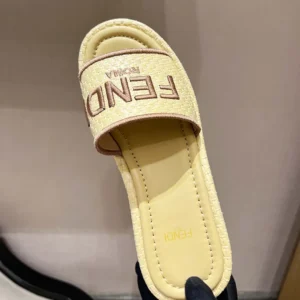 Fendi Women Fendi Sunshine Beige Raffia Flatform Slides 8R8515AU