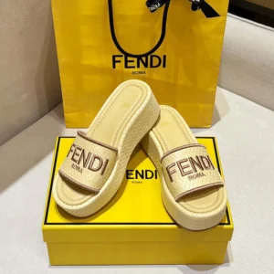 Fendi Women Fendi Sunshine Beige Raffia Flatform Slides 8R8515AU