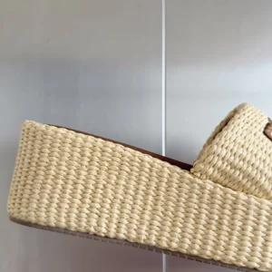 Fendi Women Fendi Sunshine BeigeBrown Raffia Flatform Slides