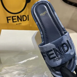 Fendi Women Sunshine Blue Denim Flatform Slides 8R8515AU