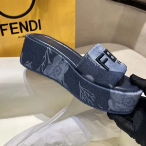 Fendi Women Sunshine Blue Denim Flatform Slides 8R8515AU