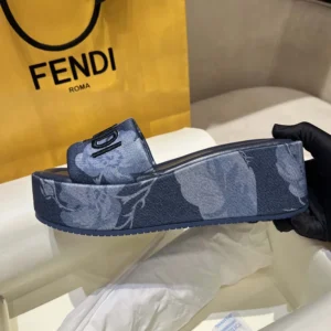 Fendi Women Sunshine Blue Denim Flatform Slides 8R8515AU