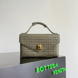 Bottega Veneta Women Knot Lock in Intrecciato Piccolo Leather-Dark Green