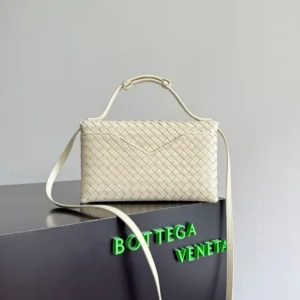 Bottega Veneta Women Knot Lock in Intrecciato Piccolo Leather-White