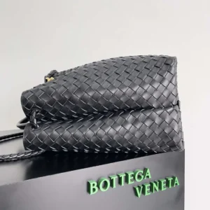 Bottega Veneta Women Large Andiamo in Lambskin Leather-Black/Gold