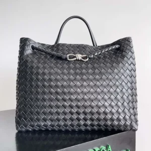 Bottega Veneta Women Large Andiamo in Lambskin Leather-Black/Silver