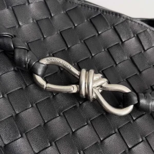 Bottega Veneta Women Large Andiamo in Lambskin Leather-Black/Silver