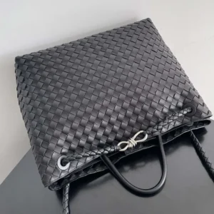 Bottega Veneta Women Large Andiamo in Lambskin Leather-Black/Silver