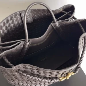 Bottega Veneta Women Large Andiamo in Lambskin Leather-Chocolate Brown