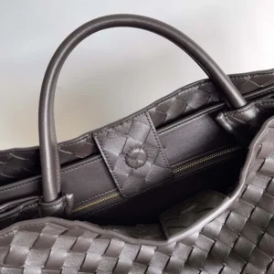 Bottega Veneta Women Large Andiamo in Lambskin Leather-Chocolate Brown