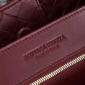 Bottega Veneta Women Large Andiamo in Lambskin Leather-Maroon
