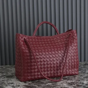 Bottega Veneta Women Large Andiamo in Lambskin Leather-Maroon