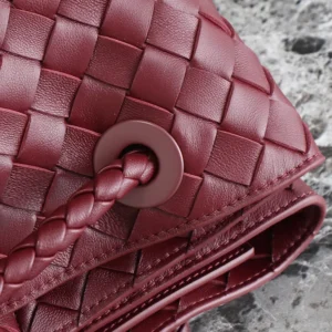 Bottega Veneta Women Large Andiamo in Lambskin Leather-Maroon