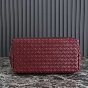 Bottega Veneta Women Large Andiamo in Lambskin Leather-Maroon