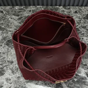 Bottega Veneta Women Large Andiamo in Lambskin Leather-Maroon
