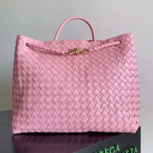 Bottega Veneta Women Large Andiamo in Lambskin Leather-Pink