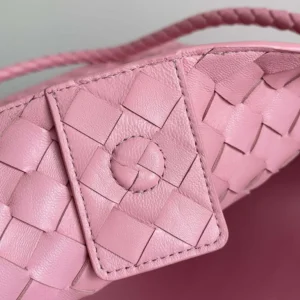 Bottega Veneta Women Large Andiamo in Lambskin Leather-Pink