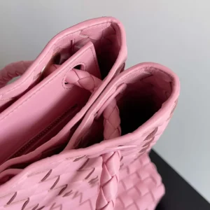 Bottega Veneta Women Large Andiamo in Lambskin Leather-Pink