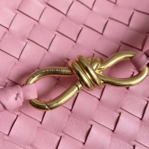 Bottega Veneta Women Large Andiamo in Lambskin Leather-Pink
