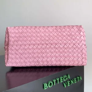 Bottega Veneta Women Large Andiamo in Lambskin Leather-Pink