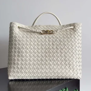 Bottega Veneta Women Large Andiamo in Lambskin Leather-White