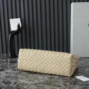 Bottega Veneta Women Medium Andiamo in Supple Intrecciato Leather-Beige