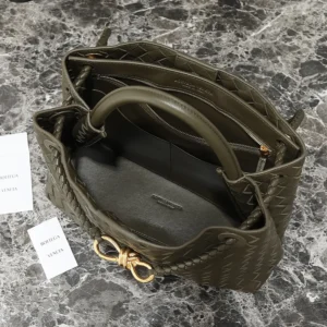 Bottega Veneta Women Medium Andiamo in Supple Intrecciato Leather-Dark Green