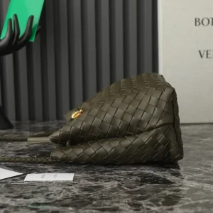 Bottega Veneta Women Medium Andiamo in Supple Intrecciato Leather-Dark Green