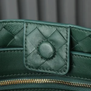 Bottega Veneta Women Medium Andiamo in Supple Intrecciato Leather-Green