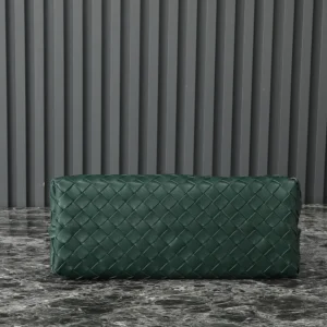 Bottega Veneta Women Medium Andiamo in Supple Intrecciato Leather-Green
