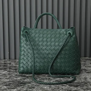 Bottega Veneta Women Medium Andiamo in Supple Intrecciato Leather-Green