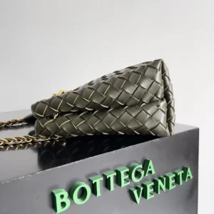 Bottega Veneta Women Small Andiamo Intrecciato Leather Top Handle Bag-Dark Green