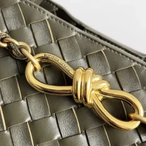Bottega Veneta Women Small Andiamo Intrecciato Leather Top Handle Bag-Dark Green