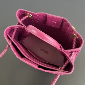 Bottega Veneta Women Small Andiamo Intrecciato Leather Top Handle Bag-Rose