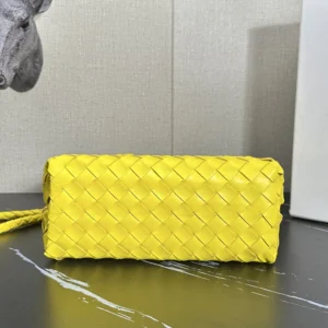 Bottega Veneta Women Small Andiamo Intrecciato Leather Top Handle Bag-Yellow