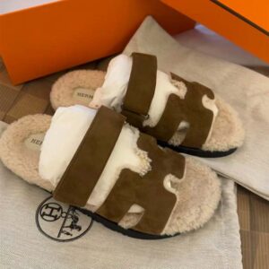 Hermes Women Chypre Sandal in Calfskin with Shearling Lining