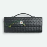 Bottega Veneta Women Andiamo Clutch in Calf Leather 836810V