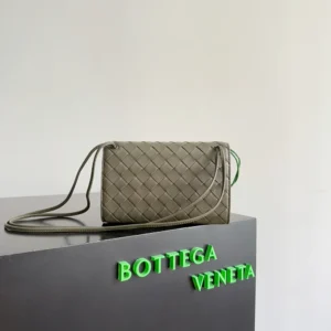 Bottega Veneta Women Andiamo Daisy Pouch+Dark Green 838870V